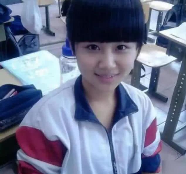 女星高中时照片宋祖儿,鞠婧祎,杨紫像路人,陈钰琪让我沦陷