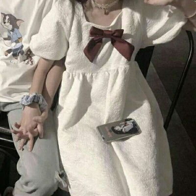 女头像ins高级质感港风短发风衣