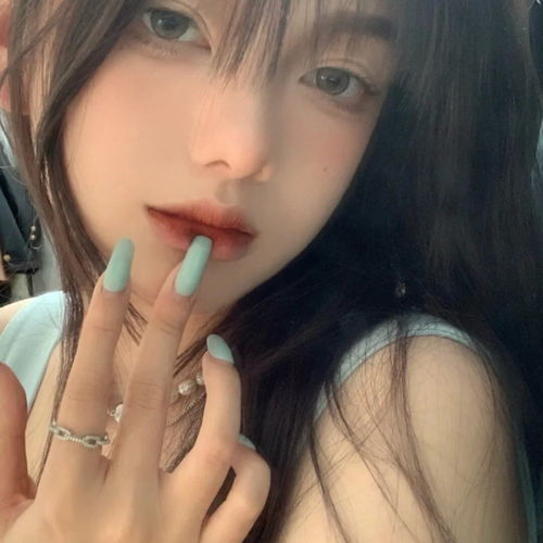 女生头像在平日里收到的花叫花也叫爱
