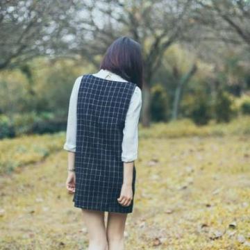 2019背影头像女生唯美侧脸或戴帽子很不服气却又无能为力