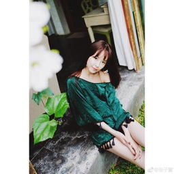张子萱露肩露背又露腿皮肤娇嫩似少女
