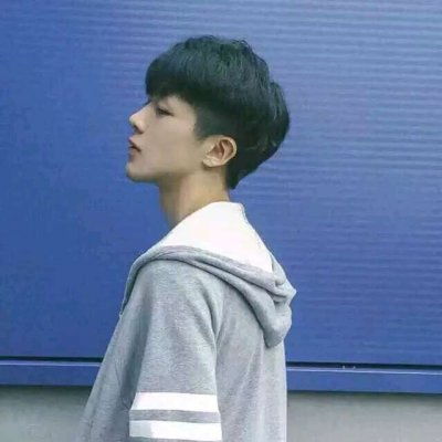 真人男生头像侧身帅气