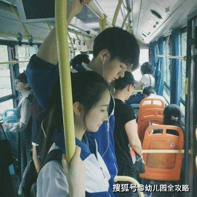 初中女生作文原来我们不懂爱爆红,班主任我真不担心她早恋