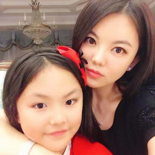 护犊子李湘回应王诗龄近照曝光,不满外界嘲讽甩4个字实力护女