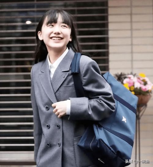 国民女儿天才童星这个被木村拓哉抱过来的女孩长大了