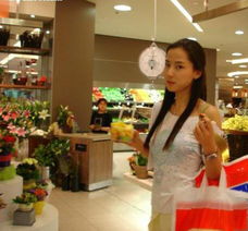 北语美女外教私照曝光酷似韩国美女金泰熙