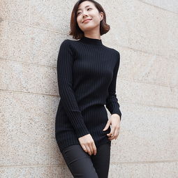中年女人拒当黄脸婆,大衣和针织衫这样搭配,还你高贵优雅女人味