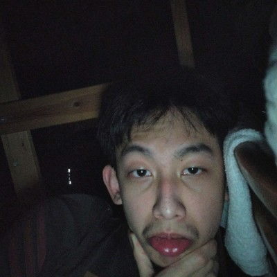 网恋头像男真人15岁