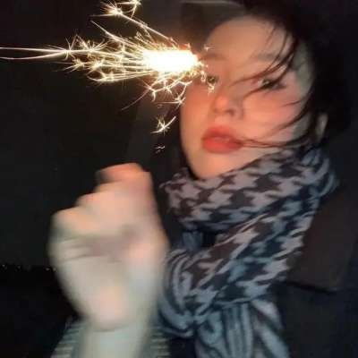 伤感的女生头像文案