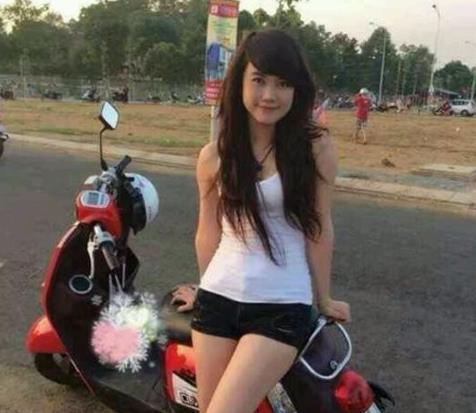 实拍工厂打工的越南女孩最后一张生活照很漂亮可爱