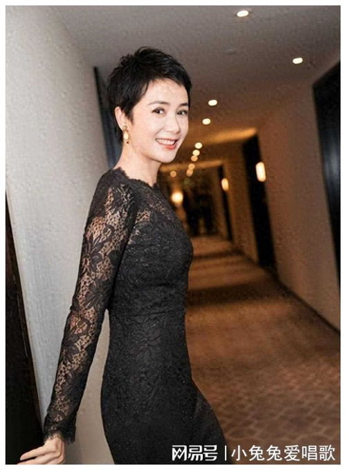 西装头像成熟稳重女短发