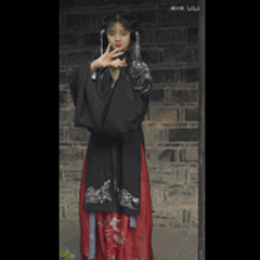 一人一生活吴晨一颦一笑间流露出古典韵味,00后女孩传承汉服华美