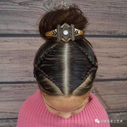 妈妈为了让女儿变得更美,每天给她扎一种发型,没想到震惊了所有人