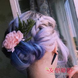 女生漂染紫色发型女生深紫红色头发