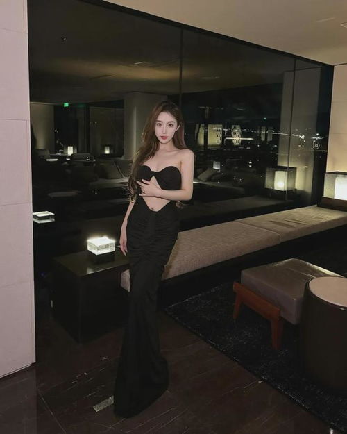 全网寻人这个黑丝长腿美女实在太顶了
