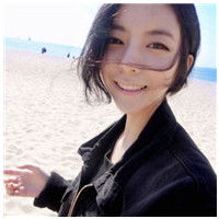 写意小幸福的女生qq头像总有那么一个瞬间会以为自己强大到什么都不需要3