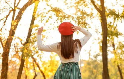 女孩相亲一个月莫名其妙被分手,男方说她太矮,奶奶霸气反击