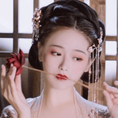 唯美意境古风女生头像自在飞花轻似梦无边丝雨细如愁