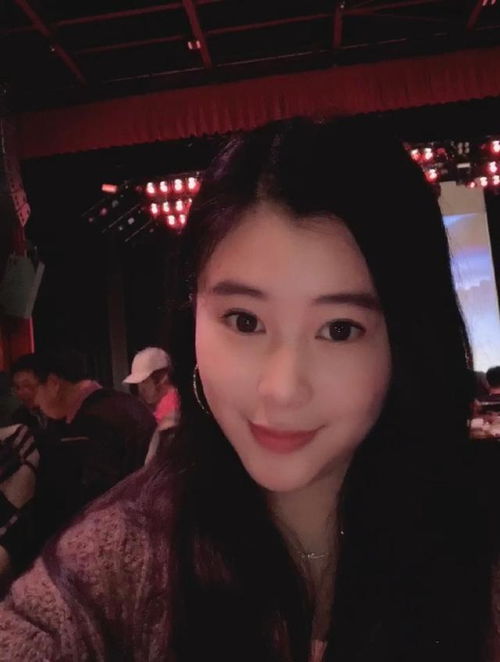 杨子罕见晒女儿美照,撩发放电风情万种,颜值不输黄圣依