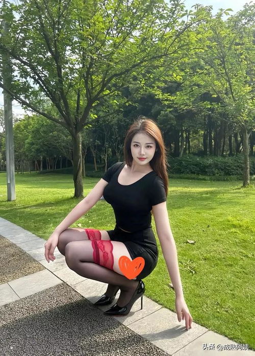 长腿美女气质如兰,身材婀娜多姿