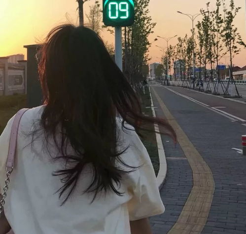 女生情绪头像学生头像