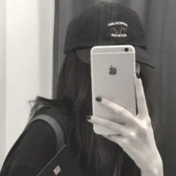 戴帽子要酷头像女