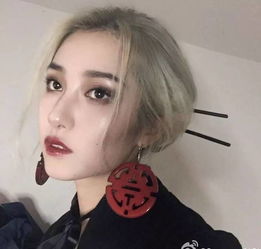 深夜美色微博上有哪些帅到掰弯女生的小姐姐