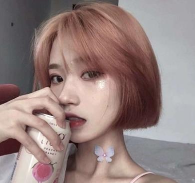 00后女生有这三个坏习惯,颜值不自觉飙升,校花脸不请自来