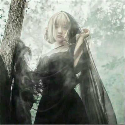 动漫异瞳少女头像红眼睛病女头像好看但不恐怖