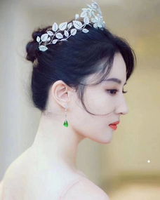 翡翠耳饰这样选,够你美一整年