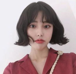 天热了换个什么发型呢显脸小的