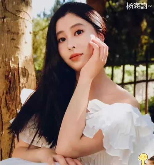 有种炫富叫黄圣依女儿,18岁开百万豪车,网友没杨子她是啥