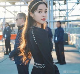 原来女神欧阳娜娜也对自己五官不满意,不过网友感叹已经够美