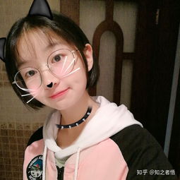 单眼皮小眼睛戴眼镜的女生剪短发是种什么体验