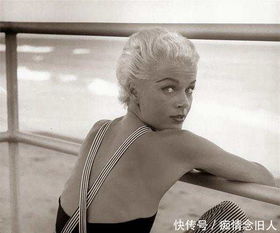 镜头下50年代美国女性老照片,看看那时候的美女长什么样