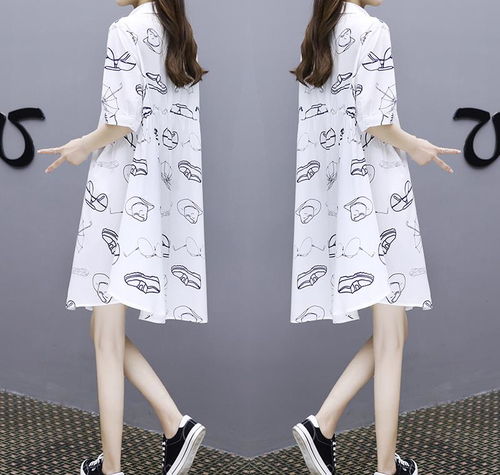 穿绿色衣服的头像女衬衫裙