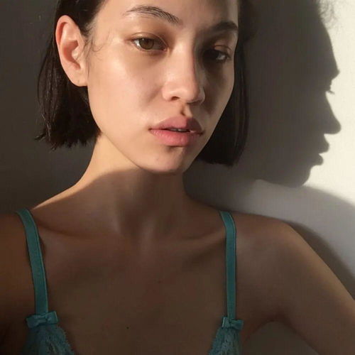 头像丨在所有物是人非的景色里我只喜欢你