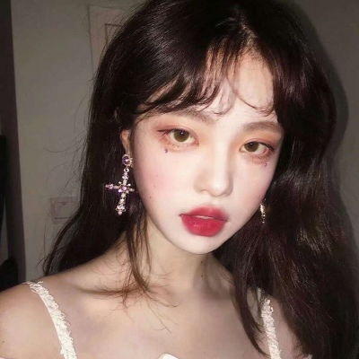 气质清冷的女生头像,致我们终将逝去的回忆