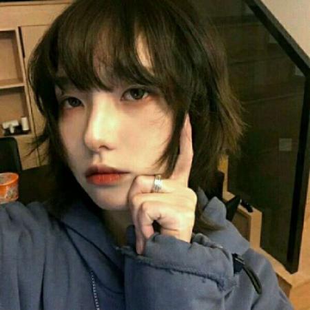女生头像冷酷帅气侧脸
