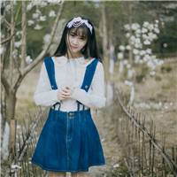 黑白女生伤感拽头像清新女生头像待我强大我给自己天下