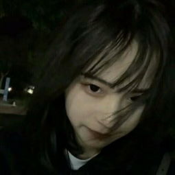 肥嘟嘟的女生可爱风格的