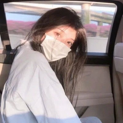 女生真人头像吹着晚风看海就你和我