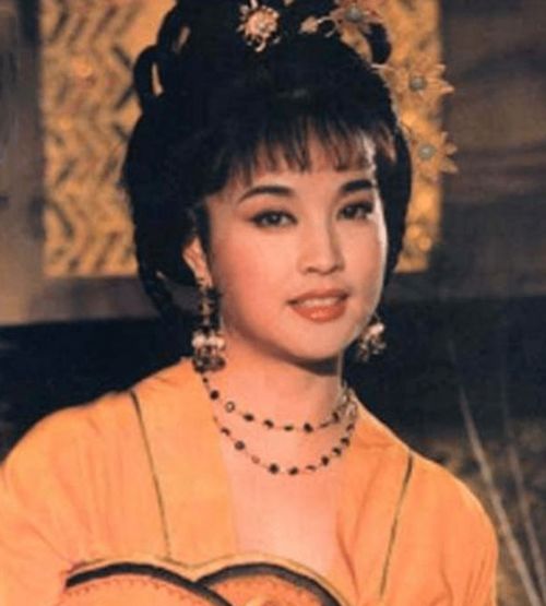 65岁的刘晓庆新剧再次出演少女,定妆照曝光后,网友意想不到