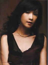 周慧敏优雅写真流露成熟女性柔美风韵11