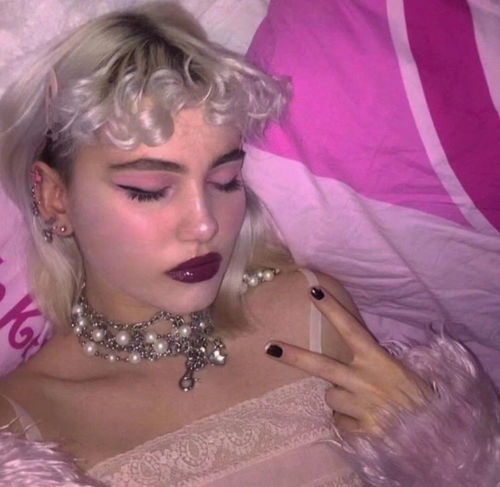 一些小众独特ins风的女生头像