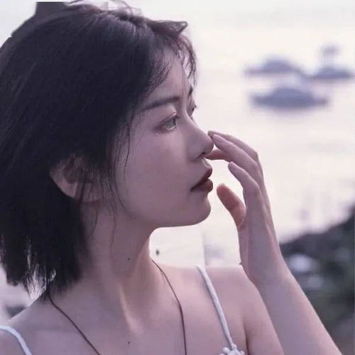 头像等一个不爱自己的人就像在机场等一艘船
