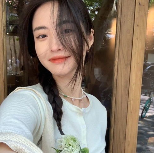 女生头像假装不在意才是最严重的占有欲