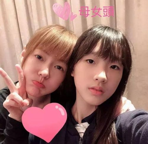 大s女儿富养,小s女儿穷养,如今2人的孩子明显不一样