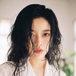 超火孤独女孩头像庆幸在你身旁呆了几年,遗憾没能住进你心里