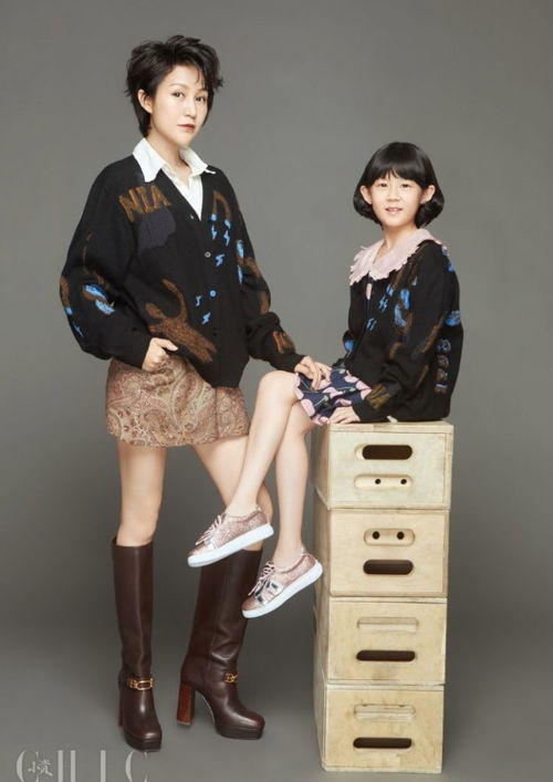 鲍蕾携女儿们拍封面大片,12岁贝儿暴风长高,快赶上妈妈接近1米7